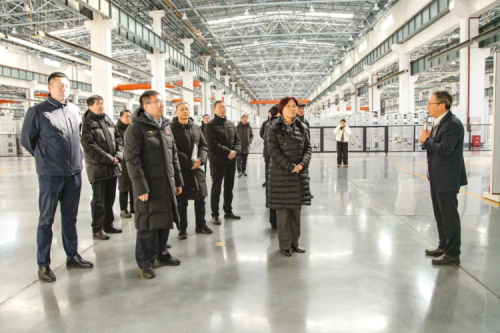 全國(guó)工商聯(lián)黨組成員、副主席汪鴻雁一行蒞臨九洲集團(tuán)參觀調(diào)研